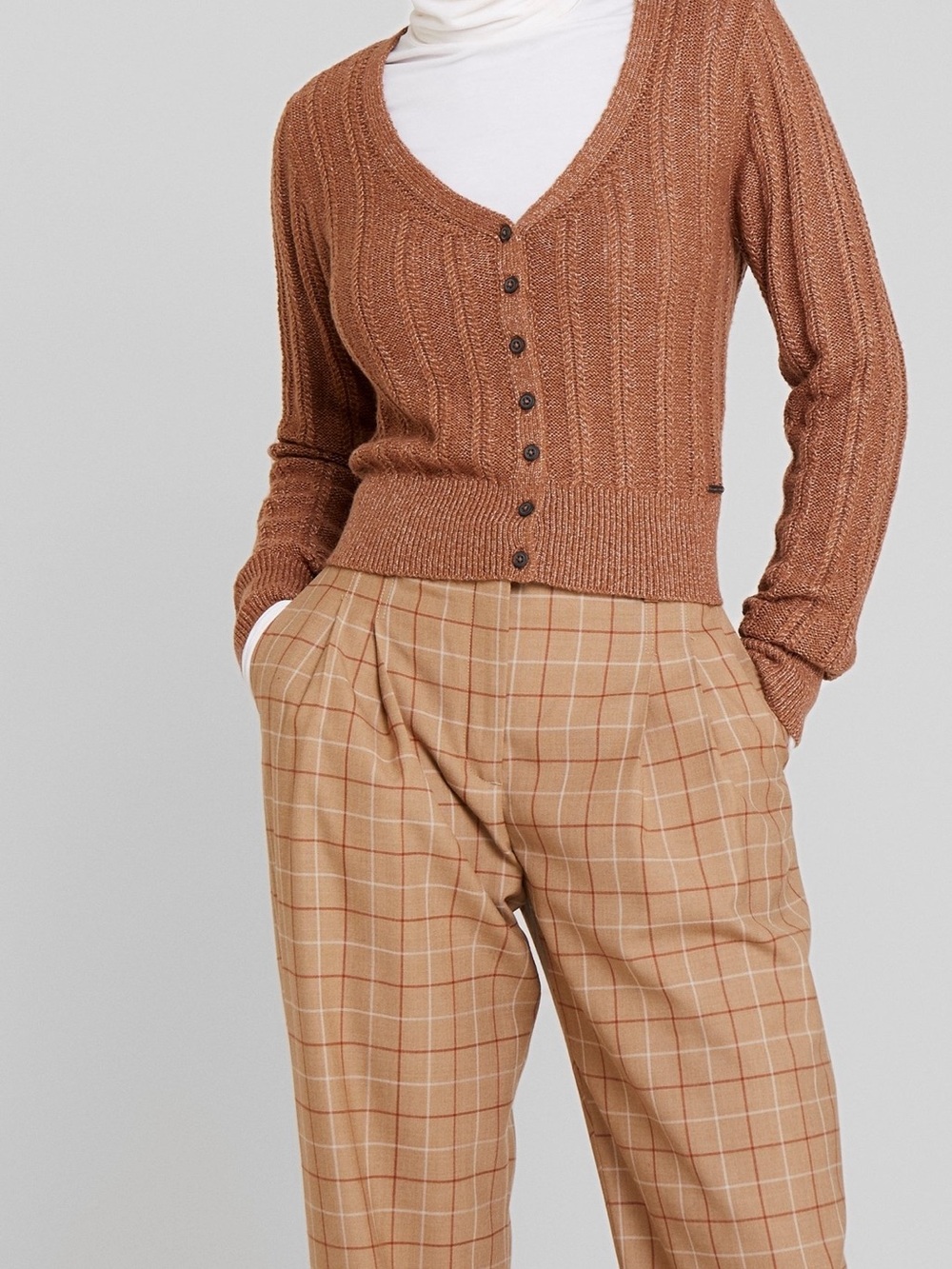 Woven Plaid High-Rise Trousers in Camel
